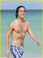 Diego Boneta nude photo