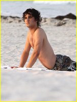 Diego Boneta nude photo