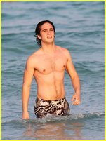 Diego Boneta nude photo