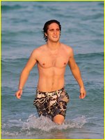 Diego Boneta nude photo