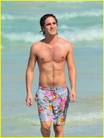 Diego Boneta nude photo