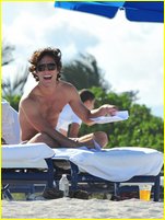 Diego Boneta nude photo