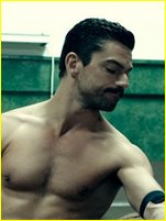 Dominic Cooper nude photo