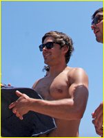 Zac Efron nude photo