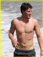 Eric Balfour nude photo
