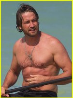 Gerard Butler nude photo