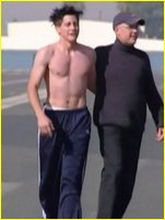 Jake Gyllenhaal nude photo