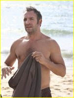 Jean Dujardin nude photo