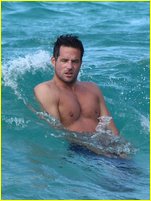 Josh Hopkins nude photo