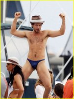 Justin Chatwin nude photo