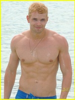 Kellan Lutz nude photo