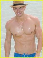 Kellan Lutz nude photo