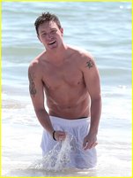 Lane Garrison nude photo