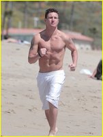 Lane Garrison nude photo
