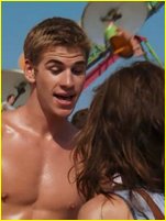 Liam Hemsworth nude photo