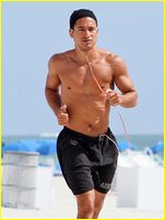 Mario Lopez nude photo