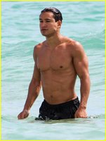 Mario Lopez nude photo