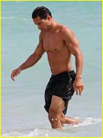 Mario Lopez nude photo