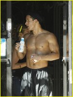 Mario Lopez nude photo
