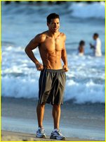 Mario Lopez nude photo