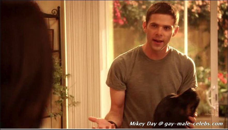 BannedMaleCelebs.com Mikey Day nude photos.