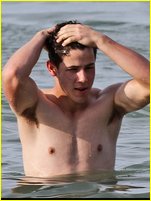 Nick Jonas nude photo