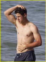 Nick Jonas nude photo