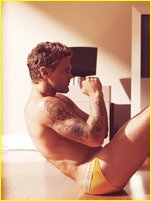 Nick Youngquest nude photo