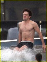 Robert Pattinson nude photo