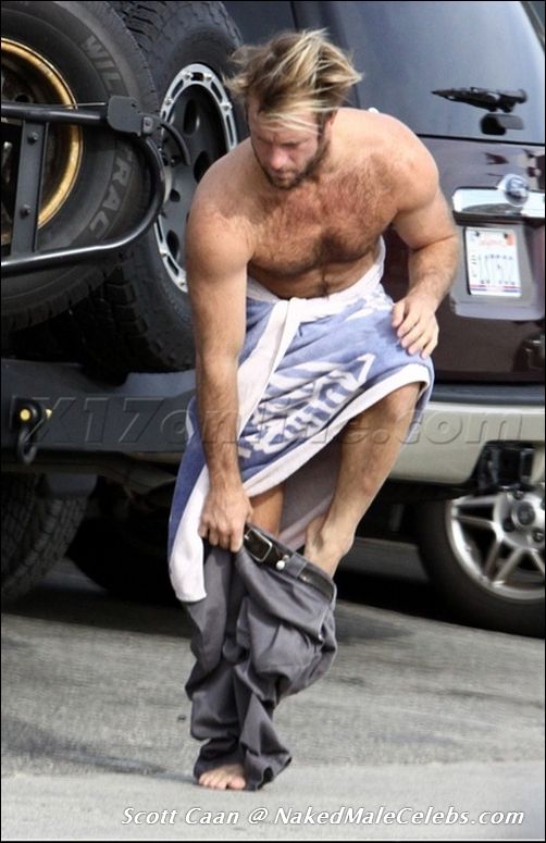 BannedMaleCelebs.com Scott Caan nude photos.