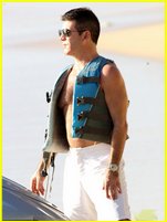 Simon Cowell nude photo