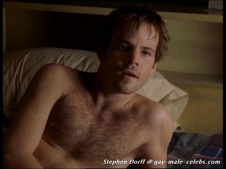 MaleStars.com Stephen Dorff nude photos.