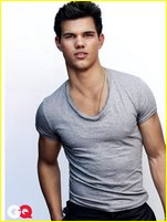 Taylor Lautner nude photo