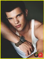 Taylor Lautner nude photo