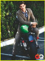 Taylor Lautner nude photo