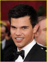 Taylor Lautner nude photo