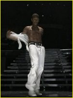 Usher Raymond nude photo