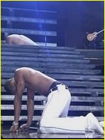 Usher Raymond nude photo