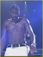 Usher Raymond nude photo