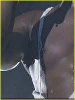 Usher Raymond nude photo