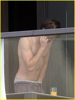 Zac Efron nude photo