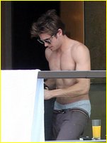 Zac Efron nude photo