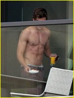 Zac Efron nude photo