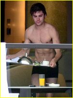 Zac Efron nude photo