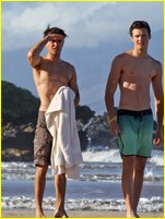 Zac Efron nude photo