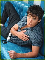 Zac Efron nude photo