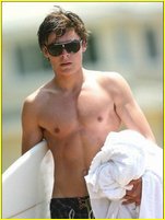 Zac Efron nude photo