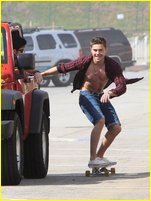 Zac Efron nude photo