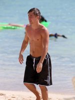 Derek Hough nude photo