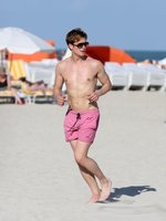 Ed Speleers nude photo